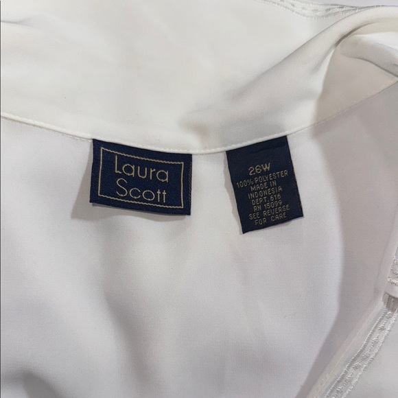 Laura Scott White Oversized Button Down Shirt - Picture 5 of 5